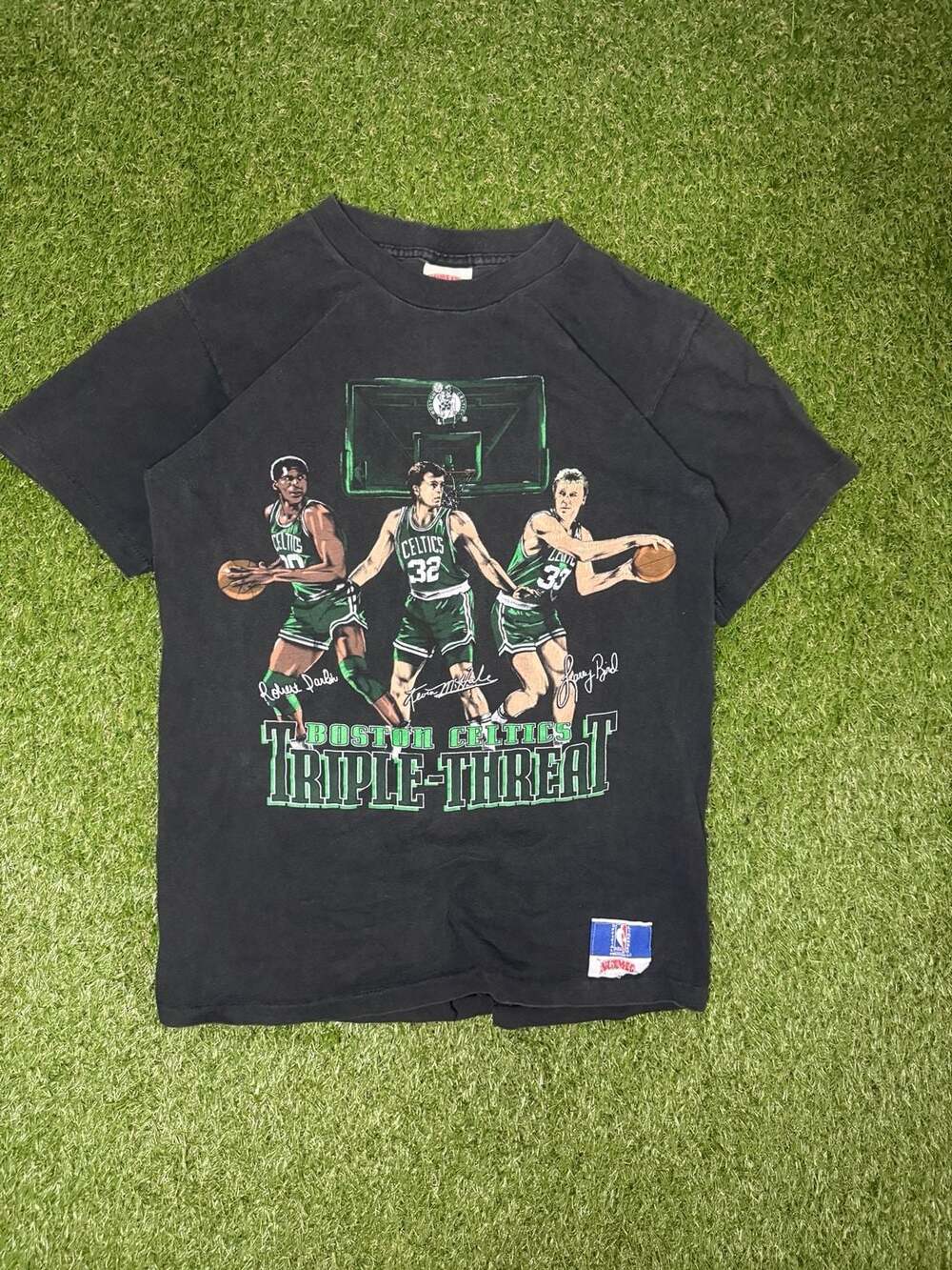 Vintage 90s Nutmeg Boston Celtics Triple Threat T-Shirt Larry Bird McHale Parish
